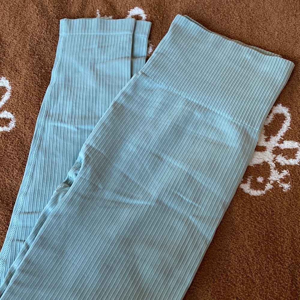 Women’s yoga pants size small